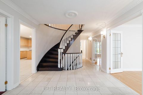 Photo 4 at 35 Dennis Drive, King City, King