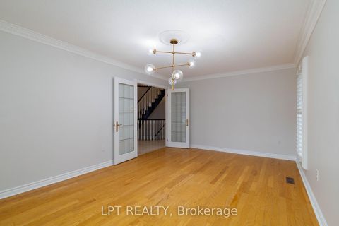 Photo 7 at 35 Dennis Drive, King City, King