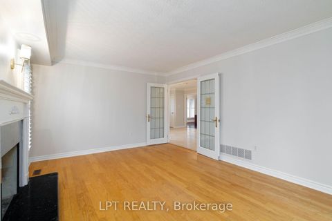 Photo 10 at 35 Dennis Drive, King City, King