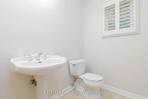 Photo 16 at 35 Dennis Drive, King City, King