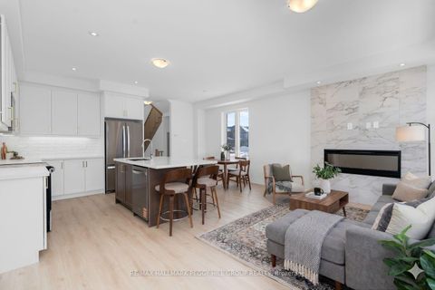 Photo 2 at 197 Durham Avenue, Rural Barrie Southeast, Barrie