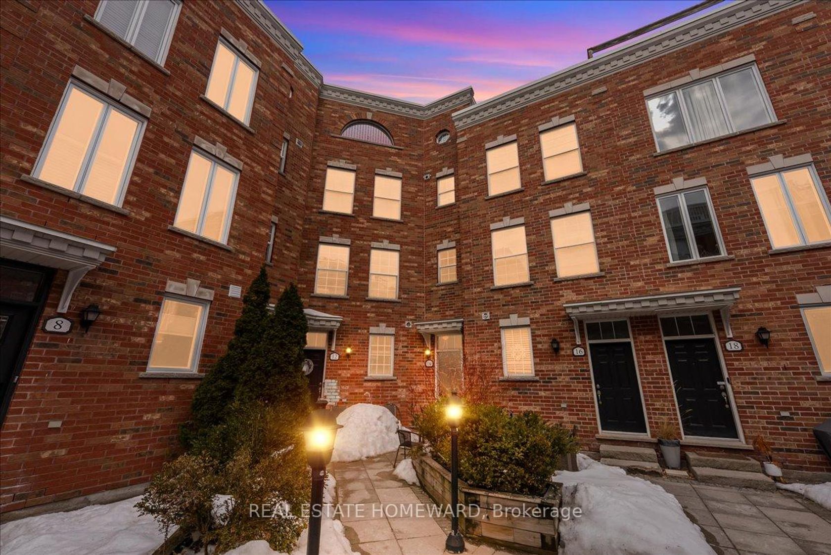 14 Fairhead Mews, Danforth, Toronto photo 2