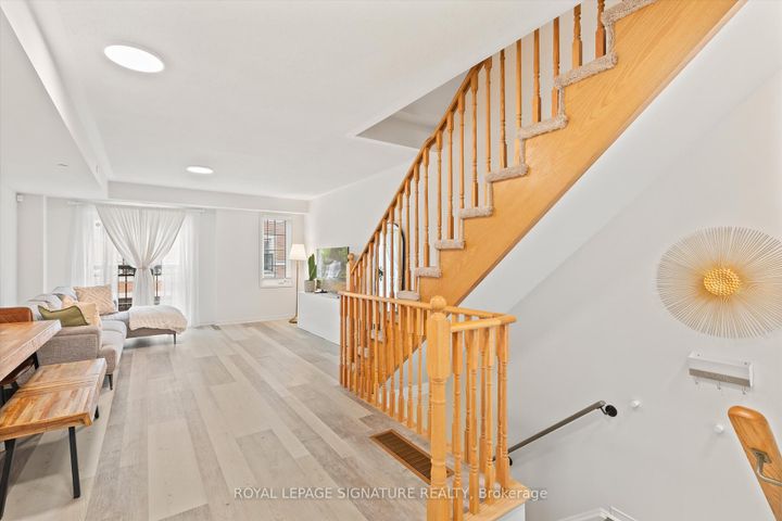 Photo 9 at 264 - 33 Glenstal Path, Windfields, Oshawa