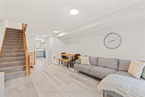 Photo 5 at 264 - 33 Glenstal Path, Windfields, Oshawa