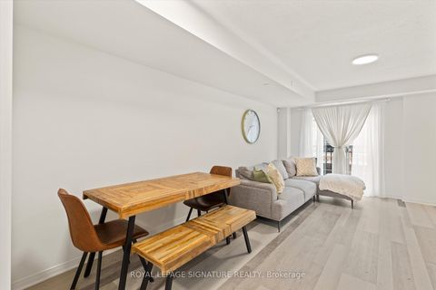 Photo 7 at 264 - 33 Glenstal Path, Windfields, Oshawa