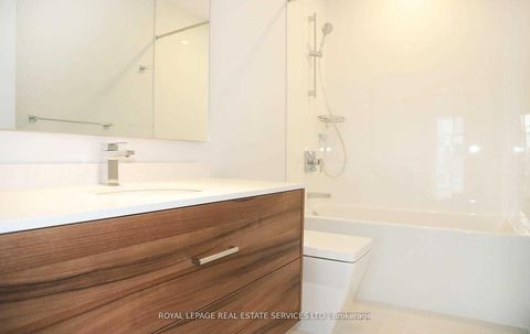 Photo 12 at 2910 - 488 University Avenue, Chinatown, Toronto