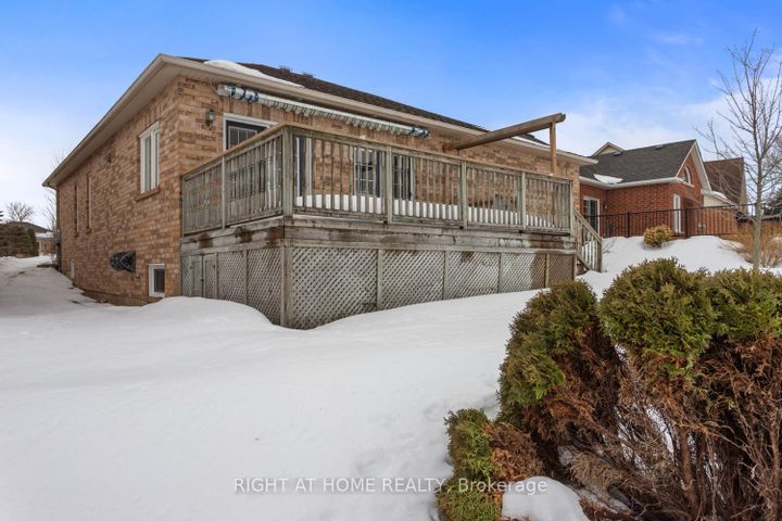 Photo 4 at 295 Waterbury Crescent, Port Perry, Scugog