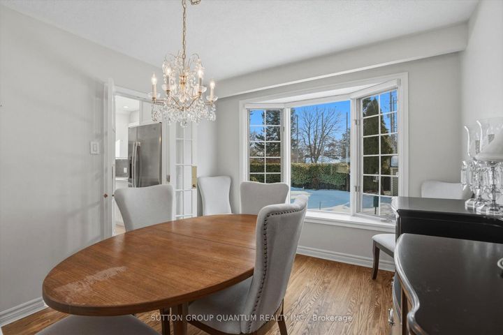 Photo 10 at 1814 Barsuda Drive, Clarkson, Mississauga