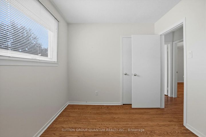 Photo 21 at 1814 Barsuda Drive, Clarkson, Mississauga