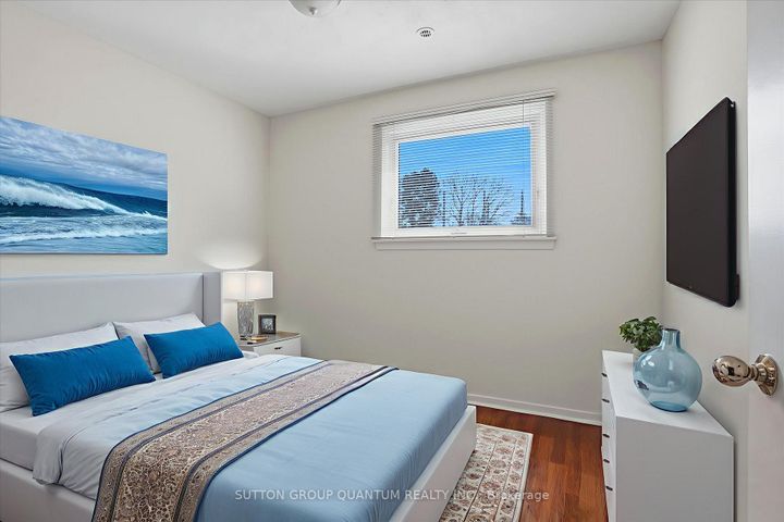 Photo 24 at 1814 Barsuda Drive, Clarkson, Mississauga