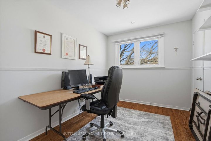 Photo 25 at 1814 Barsuda Drive, Clarkson, Mississauga