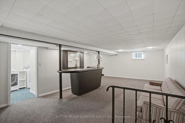 Photo 32 at 1814 Barsuda Drive, Clarkson, Mississauga