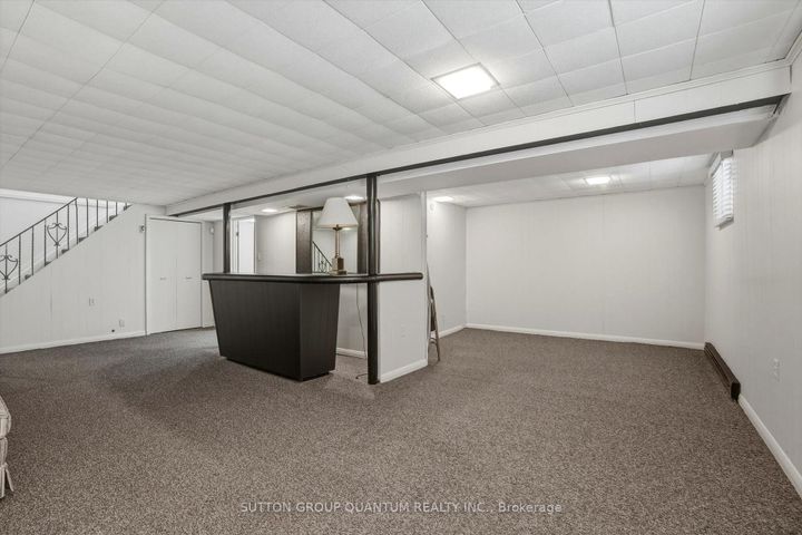 Photo 33 at 1814 Barsuda Drive, Clarkson, Mississauga