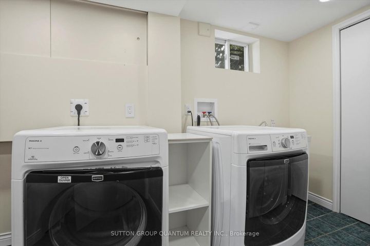 Photo 38 at 1814 Barsuda Drive, Clarkson, Mississauga