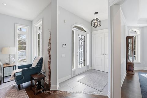 Photo 3 at 107 - 16 Bonnell Crescent, Aurora Estates, Aurora