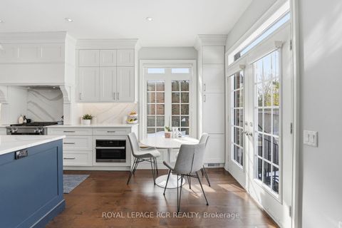 Photo 10 at 107 - 16 Bonnell Crescent, Aurora Estates, Aurora