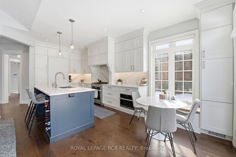 Photo 13 at 107 - 16 Bonnell Crescent, Aurora Estates, Aurora