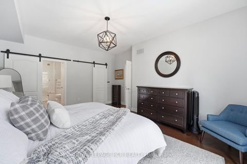 Photo 21 at 107 - 16 Bonnell Crescent, Aurora Estates, Aurora