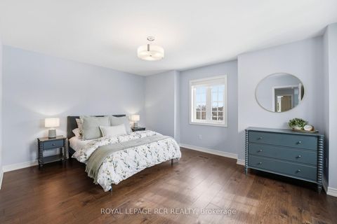 Photo 24 at 107 - 16 Bonnell Crescent, Aurora Estates, Aurora