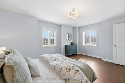 Photo 25 at 107 - 16 Bonnell Crescent, Aurora Estates, Aurora