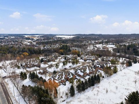 Photo 42 at 107 - 16 Bonnell Crescent, Aurora Estates, Aurora