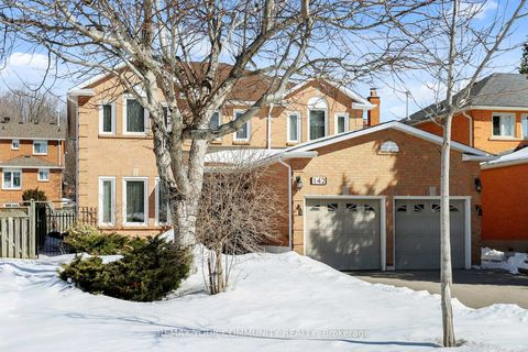 Photo 2 at 142 Waterside Crescent, Maple, Vaughan