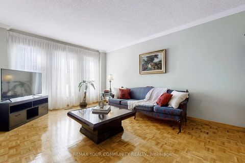 Photo 4 at 142 Waterside Crescent, Maple, Vaughan