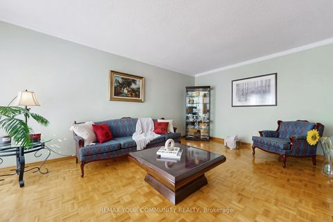 Photo 5 at 142 Waterside Crescent, Maple, Vaughan