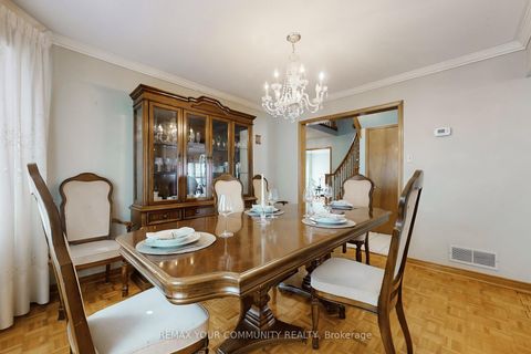 Photo 7 at 142 Waterside Crescent, Maple, Vaughan