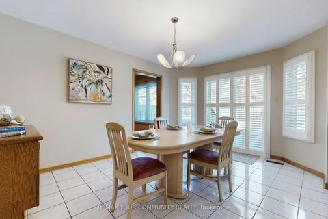 Photo 12 at 142 Waterside Crescent, Maple, Vaughan