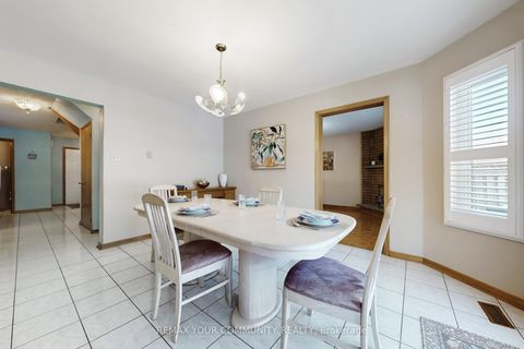 Photo 13 at 142 Waterside Crescent, Maple, Vaughan