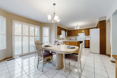 Photo 14 at 142 Waterside Crescent, Maple, Vaughan