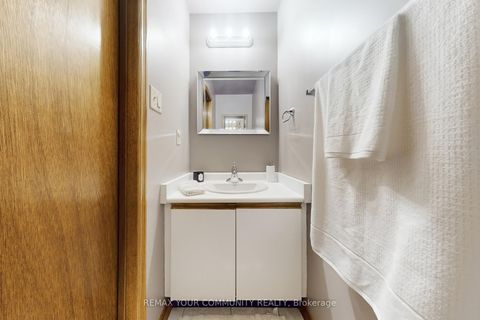 Photo 15 at 142 Waterside Crescent, Maple, Vaughan