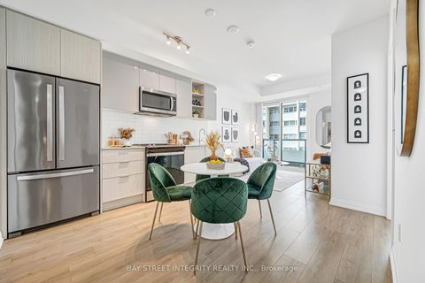 Photo 13 at 1014 - 50 Dunfield Avenue, Mount Pleasant West, Toronto