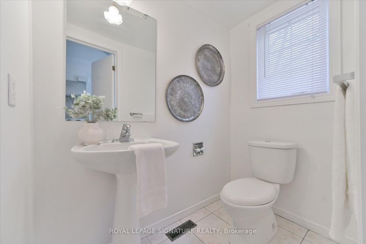 Photo 3 at 6 - 6157 Kingston Road, Centennial Scarborough, Toronto