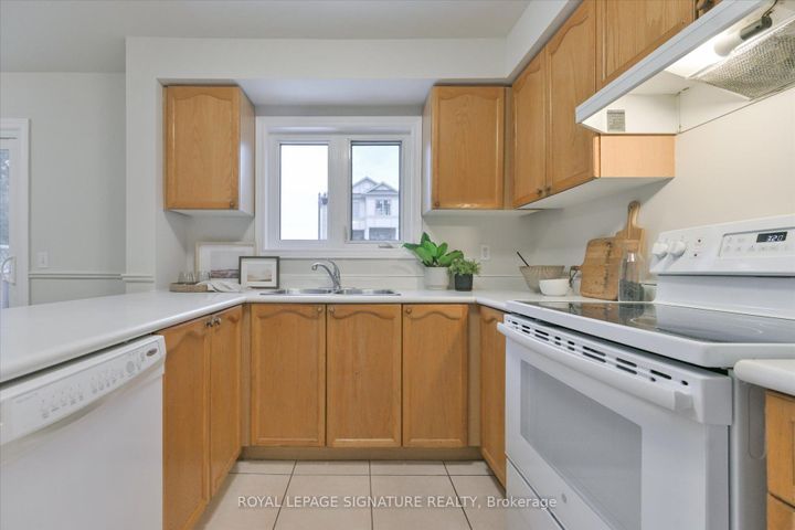 Photo 10 at 6 - 6157 Kingston Road, Centennial Scarborough, Toronto