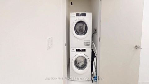 Photo 21 at 1403 - 15 David Eyer Road, Rural Richmond Hill, Richmond Hill