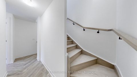 Photo 22 at 1403 - 15 David Eyer Road, Rural Richmond Hill, Richmond Hill