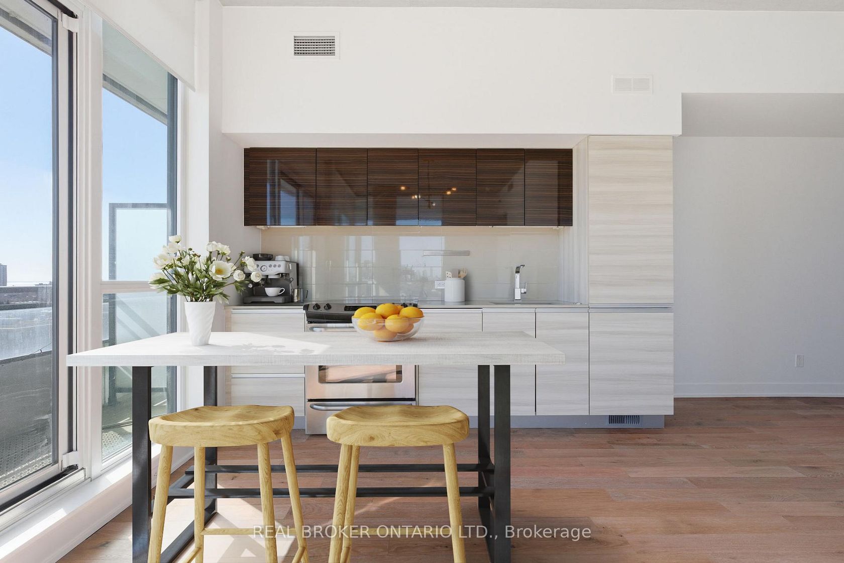 1105 - 20 Minowan Miikan Lane, Little Portugal, Toronto photo number 2