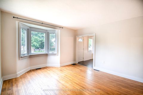 Photo 2 at 174 Gibbons Street, McLaughlin, Oshawa