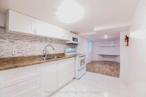 Photo 18 at 174 Gibbons Street, McLaughlin, Oshawa