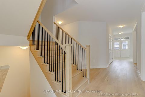 Photo 10 at 49 Bostock Drive, Keswick South, Georgina