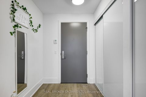 Photo 5 at 620 - 55 Merchants Wharf, Waterfront Communities C8, Toronto