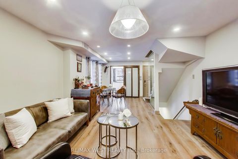 Photo 4 at 21 Dundonald Street, Yonge Corridor, Toronto