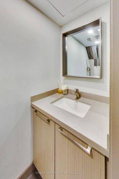 Photo 13 at 21 Dundonald Street, Yonge Corridor, Toronto