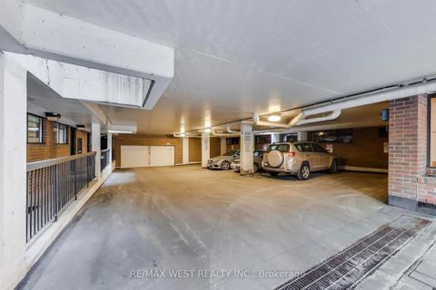 Photo 17 at 21 Dundonald Street, Yonge Corridor, Toronto