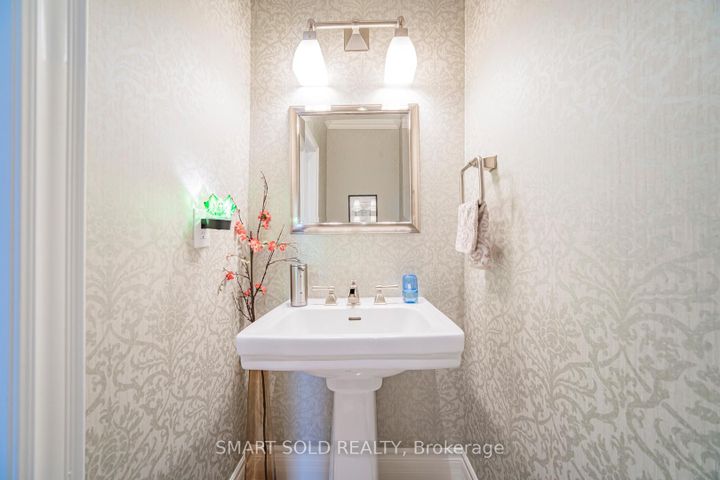 Photo 8 at 33 Earnshaw Drive, Victoria Square, Markham