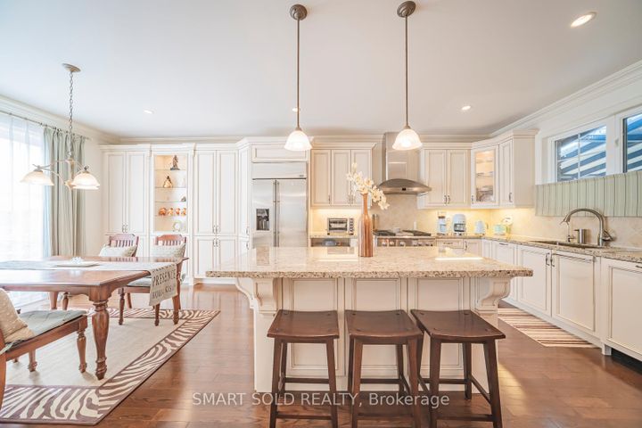 Photo 10 at 33 Earnshaw Drive, Victoria Square, Markham