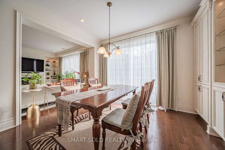 Photo 13 at 33 Earnshaw Drive, Victoria Square, Markham