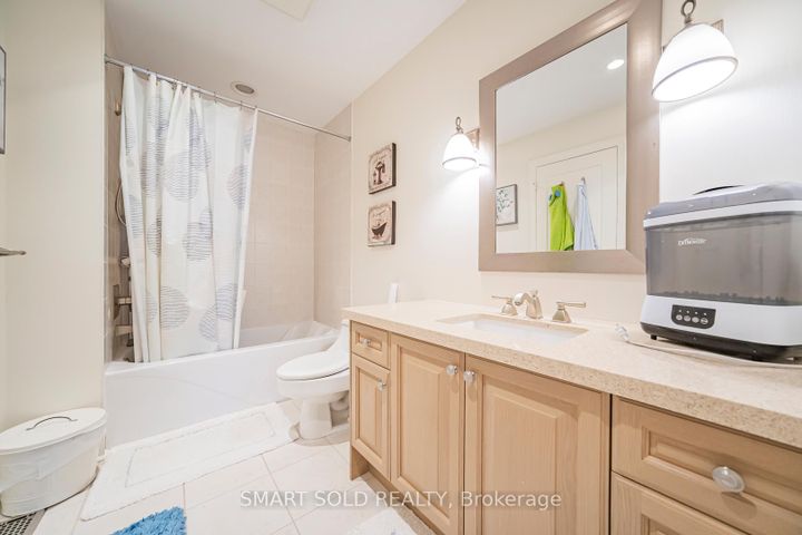 Photo 29 at 33 Earnshaw Drive, Victoria Square, Markham